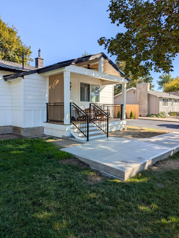 White bungalow exterior remodel in Coeur d'Alene, Idaho